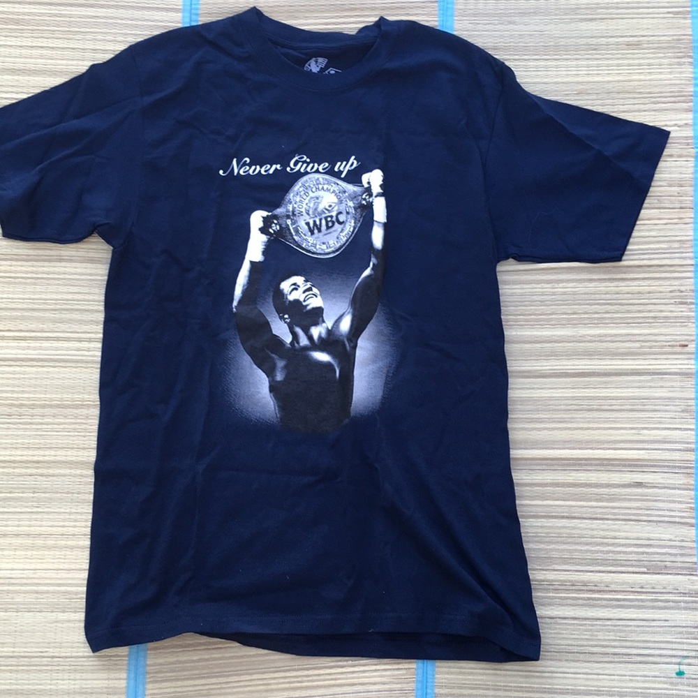 WBC World Champion Never Give Up T-shirt Navy Blue Size M